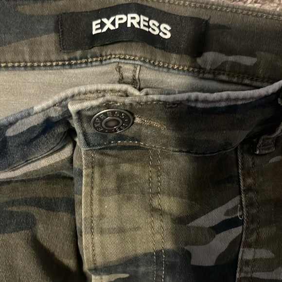 Express Cargo Pants Camo *used no damage - Picture 3 of 6